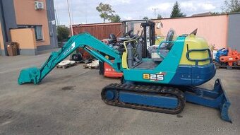 Minibagr Yanmar B25