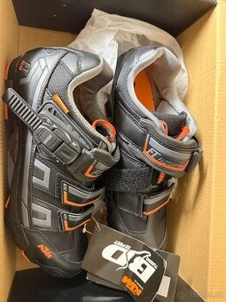 Tretry KTM Race, vel. 40