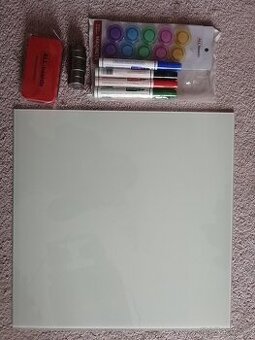 Magnetická skleněná psací tabule