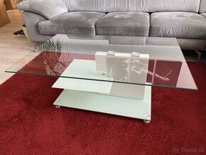 Skleněný konferenční stůl