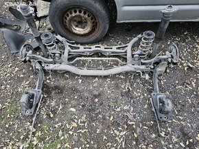 Zadní náprava VW Touran 5TA 5T1