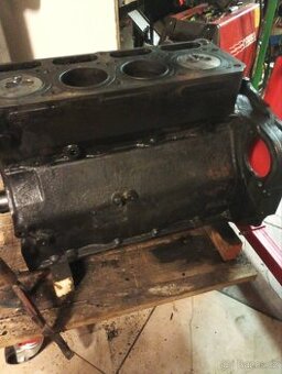 Blok motoru M25 602 148 850