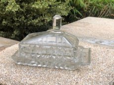 Starožitná skleněná dóza na máslo nebo dortík kremrolky atd.