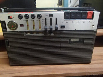 Rádiomagnetofon UNITRA Eltra Maja 2