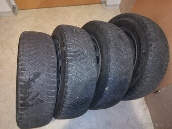 Bridgestone r15 zimní pneu
