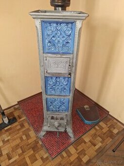 starožitná kachlová kamna