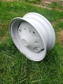 Disky Fiat 126p maluch, polský karavan n126