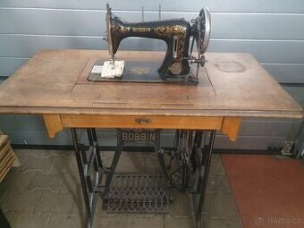 Šlapací šicí stroj Minerva Bobbin -