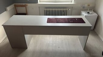 Kancelářšký stůl