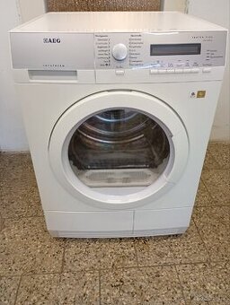Sušička prádla s tepelným čerpadlem AEG (01)