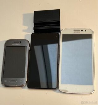 3x mobily/telefony na ND, s vadami, pro sbiratele