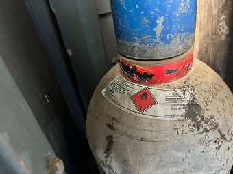 Prodám acetylenovou láhev