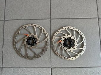 Brzdový kotouč Shimano Deore SM-RT64 CL 220 mm a 203 mm