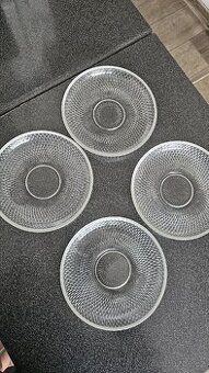 Sada skleněných talířků se vzorem paprsků (4 ks)