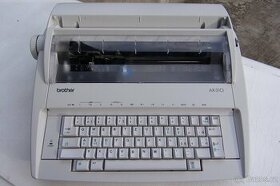 Elektrický psací stroj Brother  AX 310
