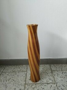 Dřevěná váza - 1