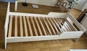 Dětská postel z masivu 80 x 180 cm - původní cena 4600 Kč