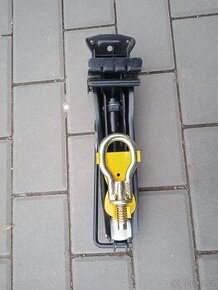 Hever s tažným okem ford