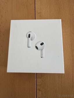 AirPods 3 s lightning pouzdrem