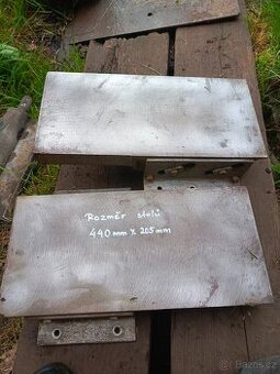 Hoblovka,litinové stoly