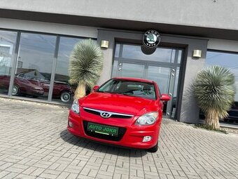 Hyundai i30 1,4 16V 80kW CVVT KLIMA 2 SADY KOL