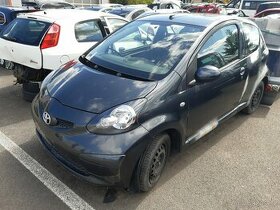 Toyota Aygo 1,0i 50kW 2009 - díly z vozu