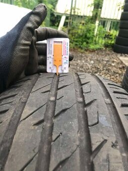 Letní pneu 215/60 R17