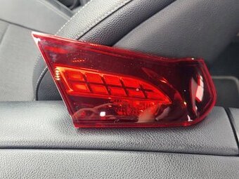 Levé zadní svétlo na mercedes e-class w 123 face lift