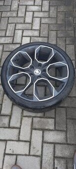 Sada Octavia RS X-TREME R19