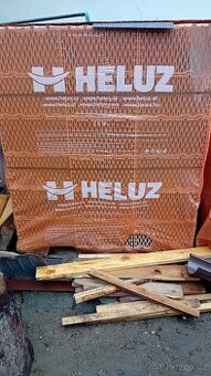 Přebytky ze stavby Heluz