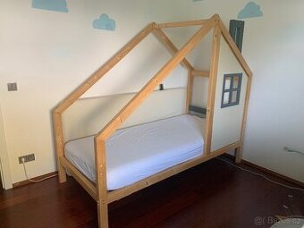 Postel domeček