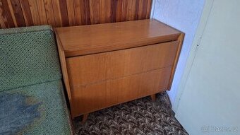 Zachovalé dýhované retro sektorové peřináče