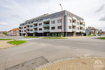Pronájem bytu 2+kk s terasou a parkovacím stáním, 53 m², Sta