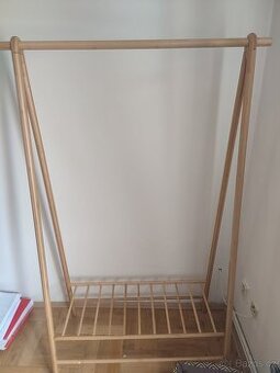 Stojan na oblečení