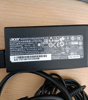 AC adapter nabijecka Acer