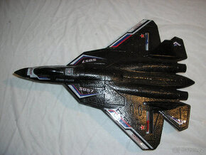 Dálkově ovládané letadlo SU-57