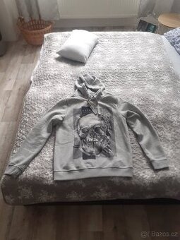 Mikina značky TAKKO