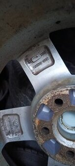 Zimní sada 185/60 R15 na ALU disku 5x100