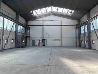 PRONÁJEM SKLADOVACÍ HALY V JOSEFOVĚ U ADAMOVA 756m2