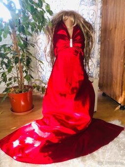 #spolecenskesaty # plesove # satenove # maturitni #cervene