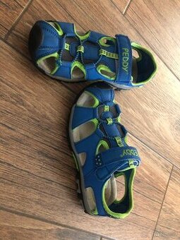 Chlapecké sandály – velikost 34