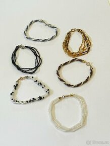 Náramky z korálků se zapínáním