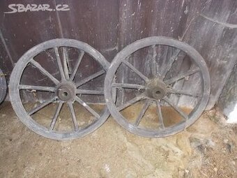 DŘEVĚNÉ KRÁSNÉ STAROZITNE 2 KOLA OD TRAKAŘE - VELMI SPĚCHÁ