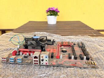 Základní deska ASUS EX-B250-V7 + CPU Intel G3930