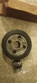 Převodovka ozubené kolo se šnekem