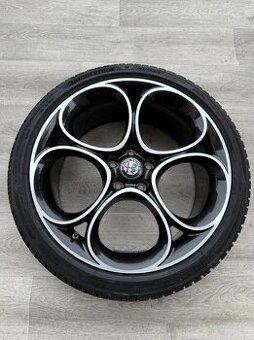R19 ORIG.NEJETÁ ZIMNÍ KOLA ALFA ROMEO GIULIA DOT25