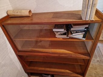 Retro vitrína / skříňka se sklem