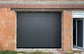 Sekční garážová vrata včetně kování, pohonu a DO 305x300cm