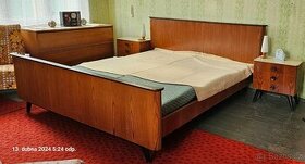 Prodám postel a noční stolky z roku 1950 - 1