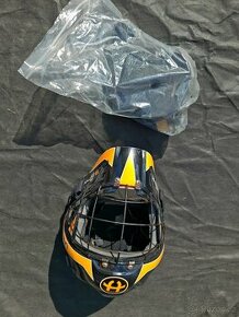 florbalová helma - 1